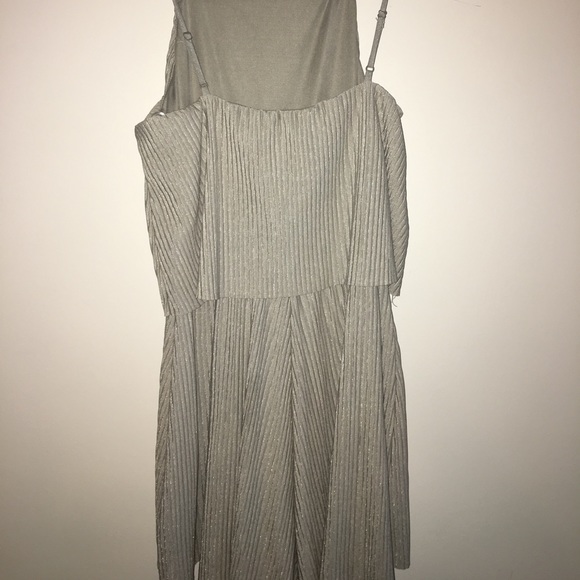 Grey Ruffle Romper - Picture 4 of 4